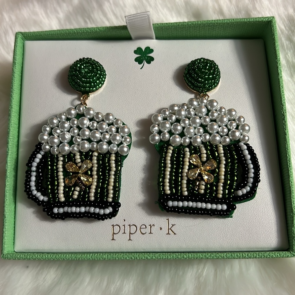 Piper k green beer earrings new in box